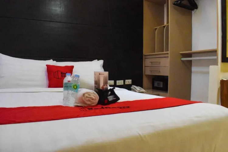 RedDoorz Plus @ Hernan Cortez Cebu