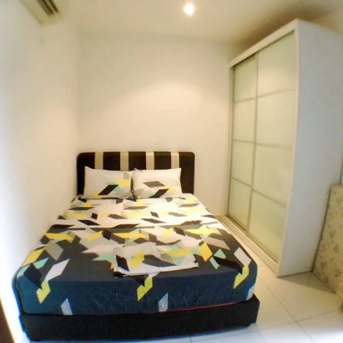 3 Bedrooms Apartment