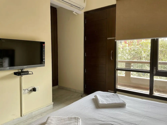 Olive Service Apartment-Golf Course Road