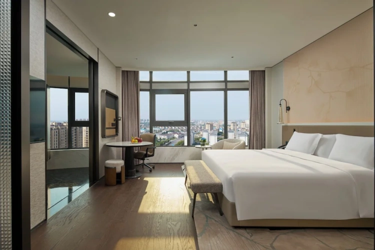 1 Bedroom Suite
