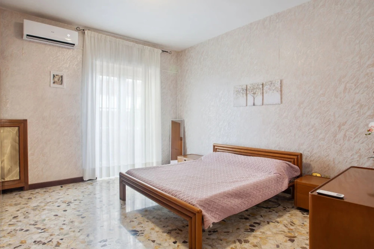 Pane & Pomodoro Beach Roomy Flat