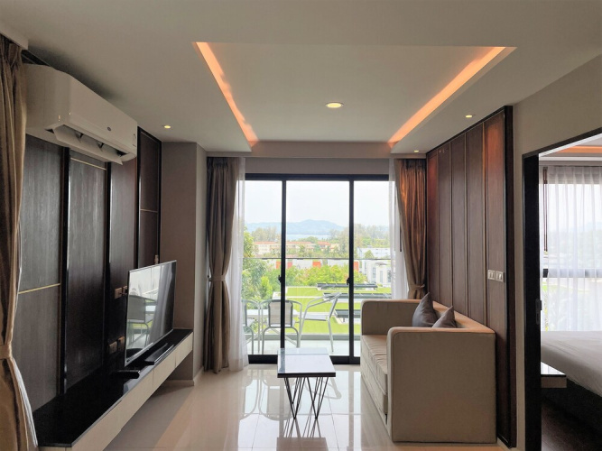 Deluxe apartment at Panora by Lofty