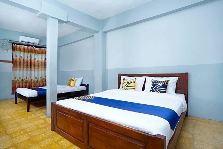 Economy Triple room