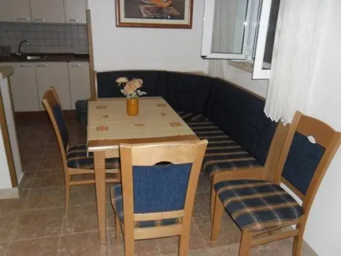 Apartments and Rooms Villa Mir