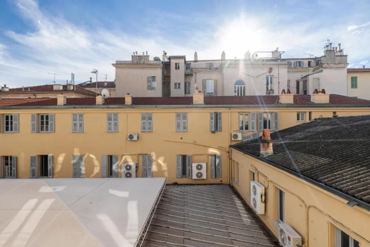 1 Bdr Downtown near Place Massena