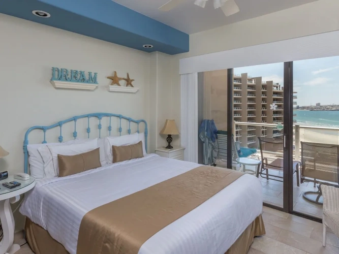 2 Bedrooms room oceanfront