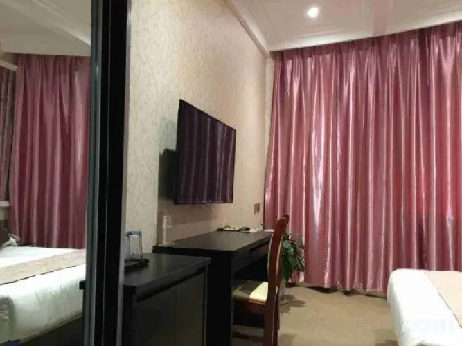 Mona Hotel