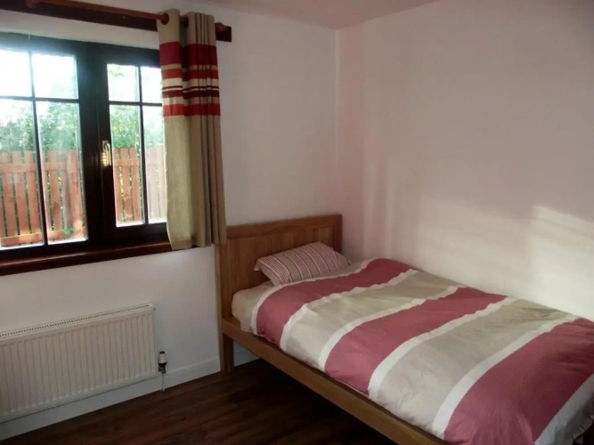 3 Bedrooms Cottage