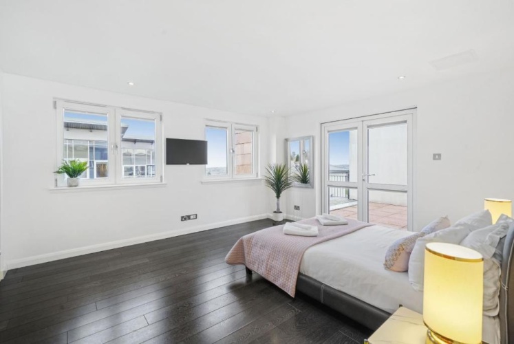 3 Bedrooms Apartment
