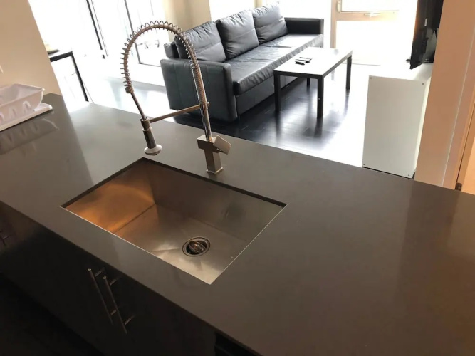 Deluxe Corner Suite - By Elite Suites