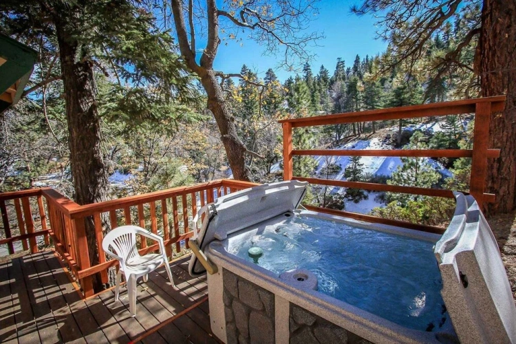 3 Bedrooms Cottage with balcony