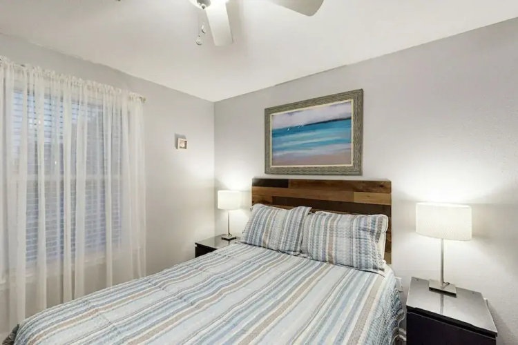 Colony Club E1