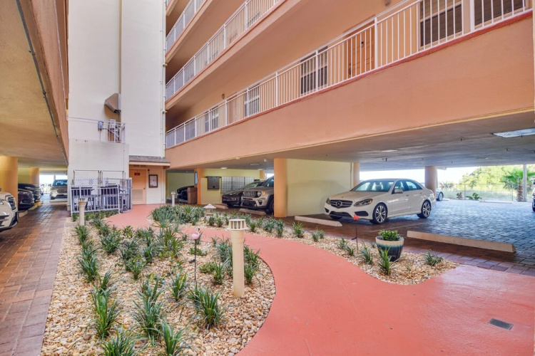 Waterfront Condo w/ Patio & Pool on Madeira Beach!
