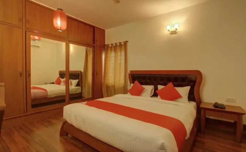 OYO 24935 Aiwan E Ashraf Suites