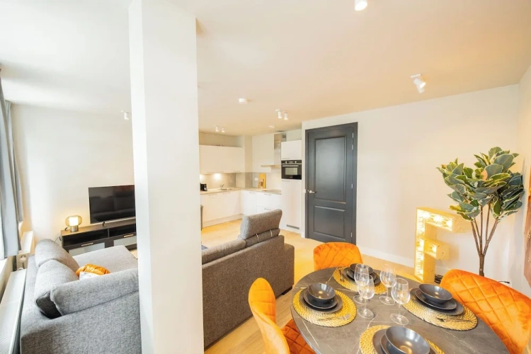 2 Bedrooms Apartment