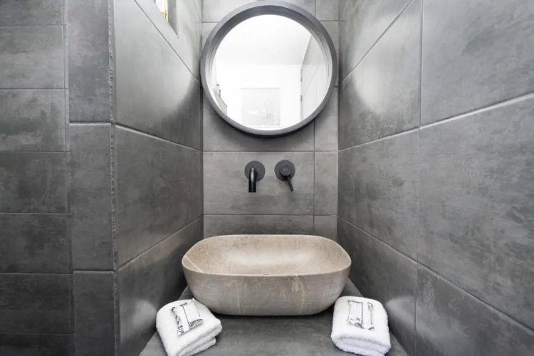 Red Beach Harmony suites Modestos