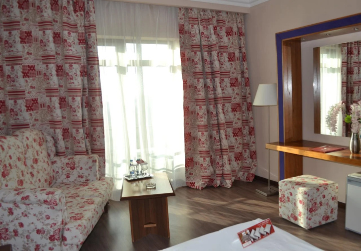 Hotel Phoenicia Express