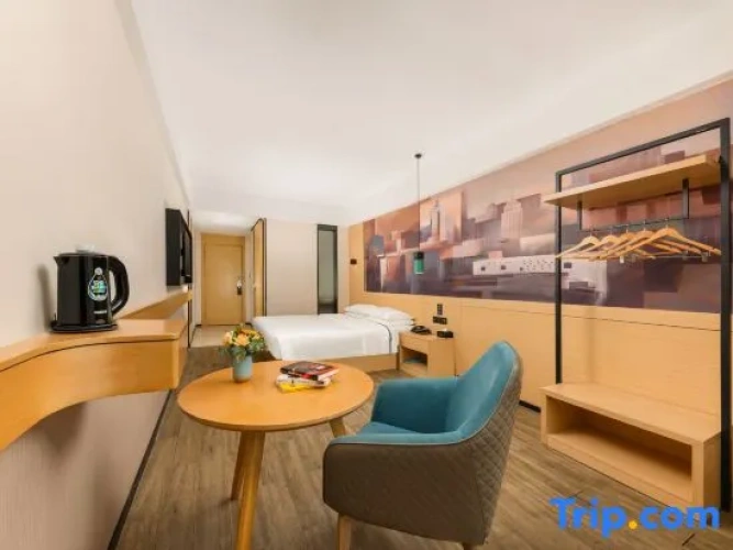 Standard Double room with city view
