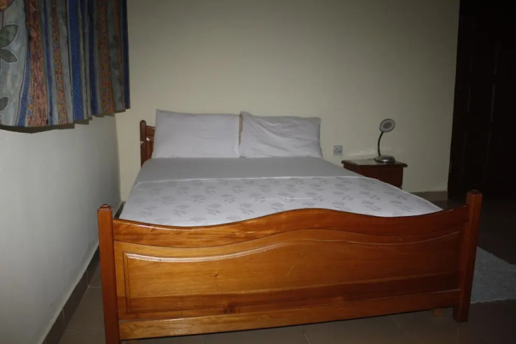 Dokua Royal Hotel
