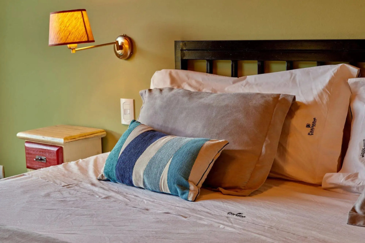 Peninsula Petit Hotel