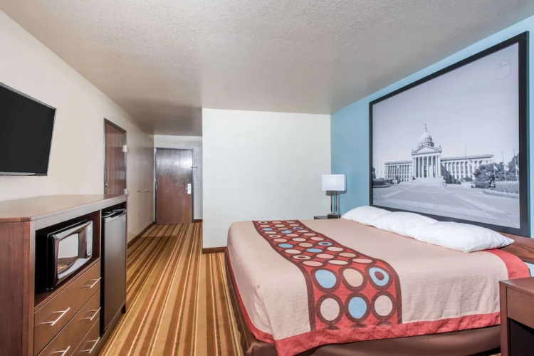 Super 8 Claremore OK