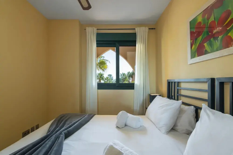 Cozy Beach Apartment for 5