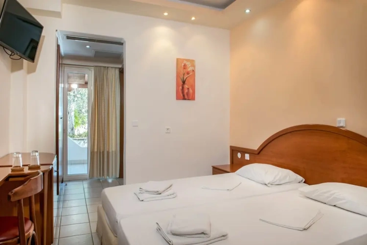 Economy Double Basement room