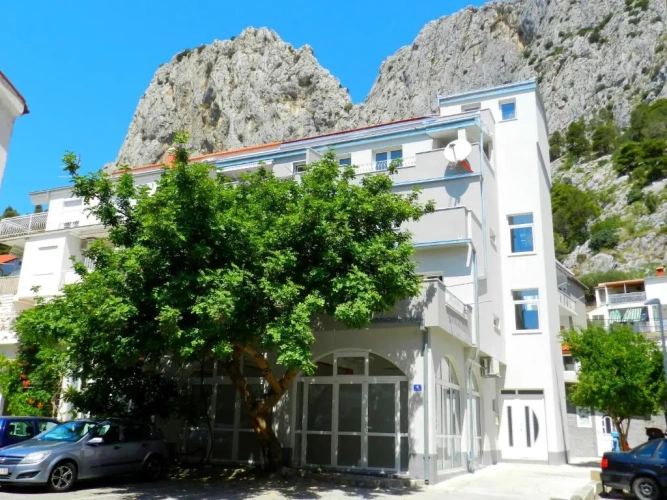 Apartment with balcony