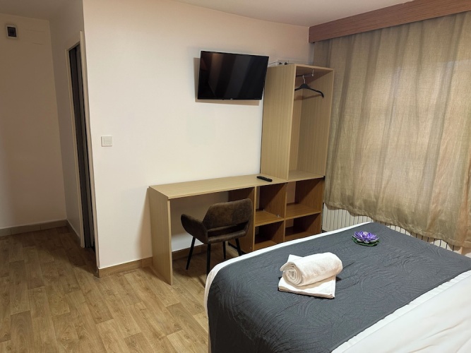 Classic Double room with city view