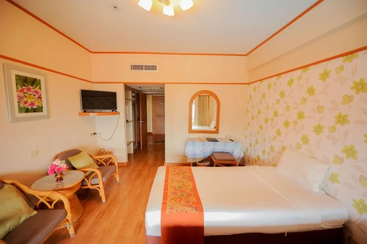 Standard Twin room with balcony