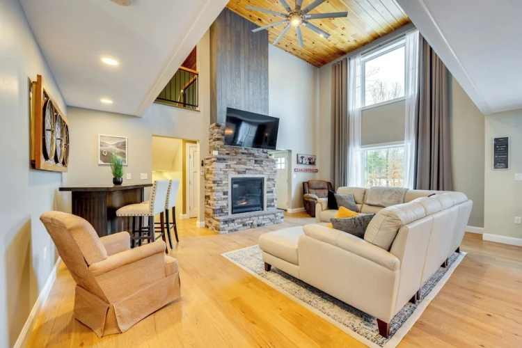 4 Bedrooms Cottage with balcony