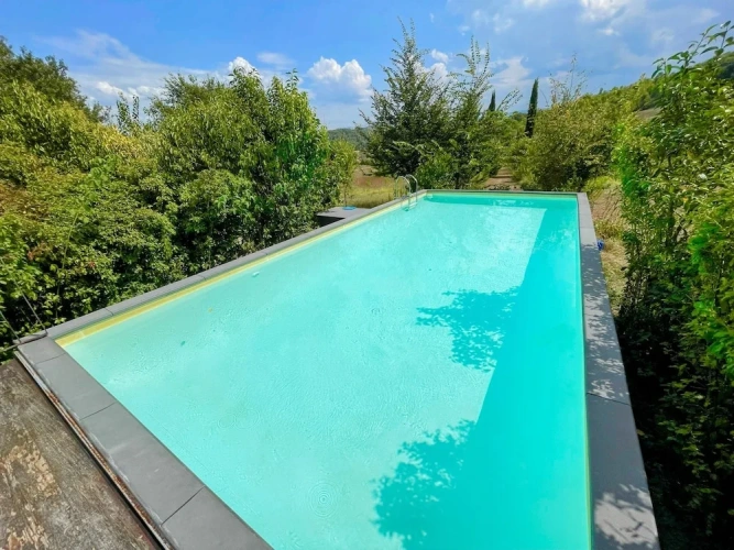 5 Bedrooms Villa