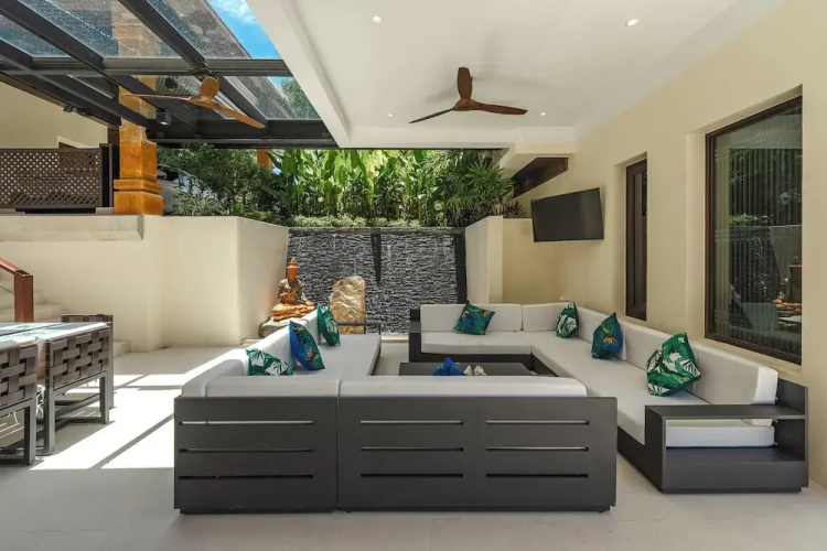 Naiharn 4br Private PoolVilla near Beach