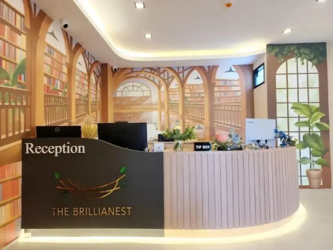 The Brillianest Gallery Hotel