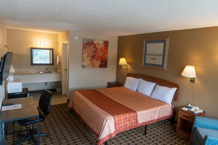 Red Carpet Inn & Suites