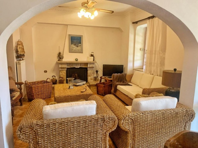 3 Bedrooms Apartment