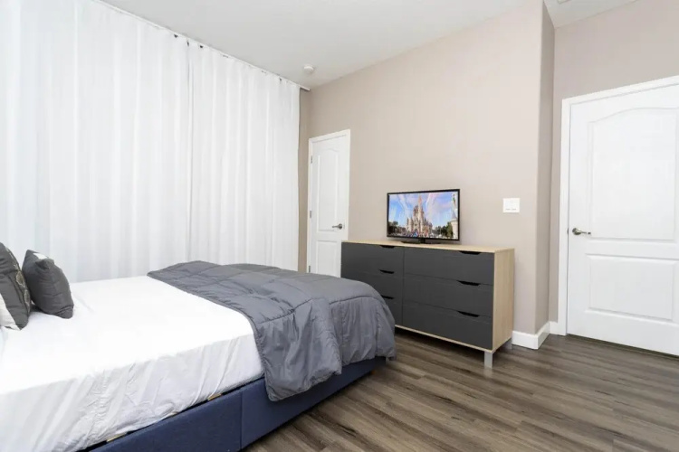 Beautiful Townhome Near Disney