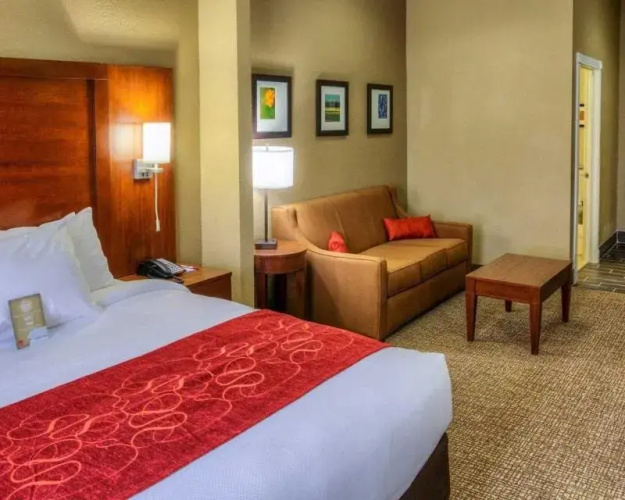 Comfort Suites