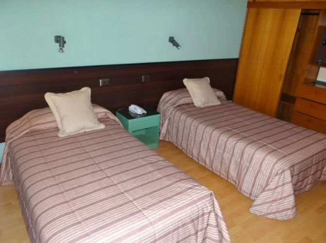 Hotel Charlie Inn