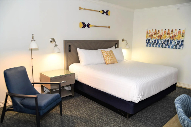 Bay Harbor Hotel