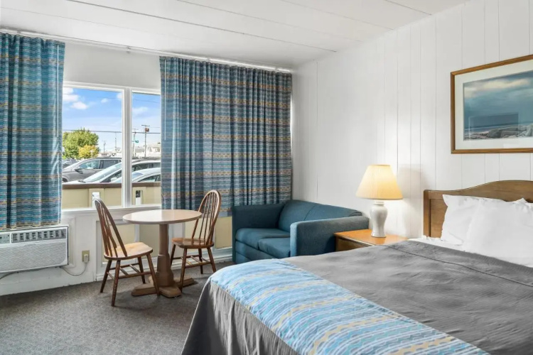 Lark Motel