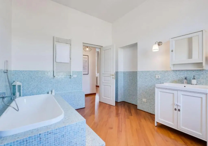 Modern and Stylish Flat Near P.zza Della Repubblica