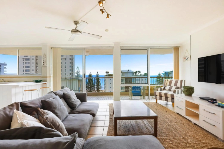 Rainbow Commodore Apartments