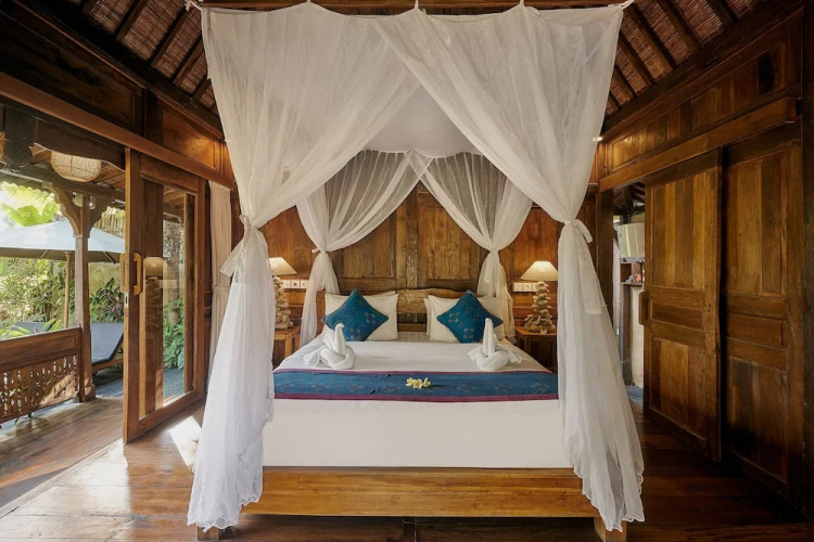 Kawan Antique Ubud Villa
