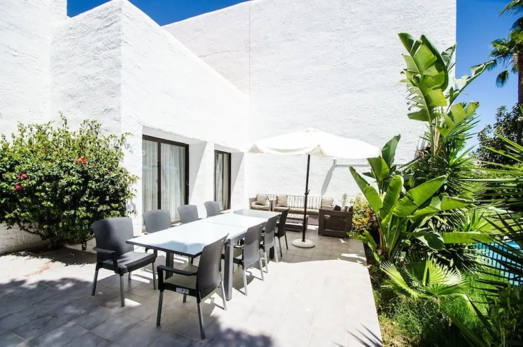 4 Bedrooms Villa
