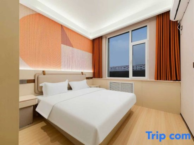 1 Bedroom Business Suite