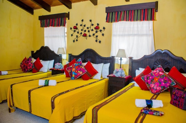 Standard Triple room