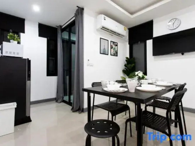 P3 Silom Large 2beds full kitchen WIFI 4-6pax