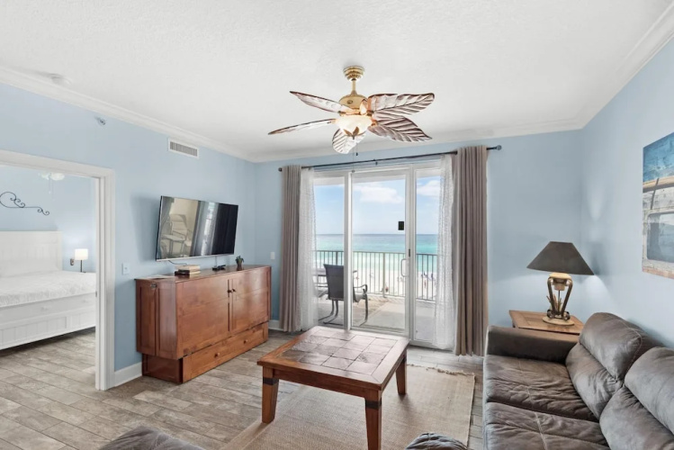 Twin Palms 402