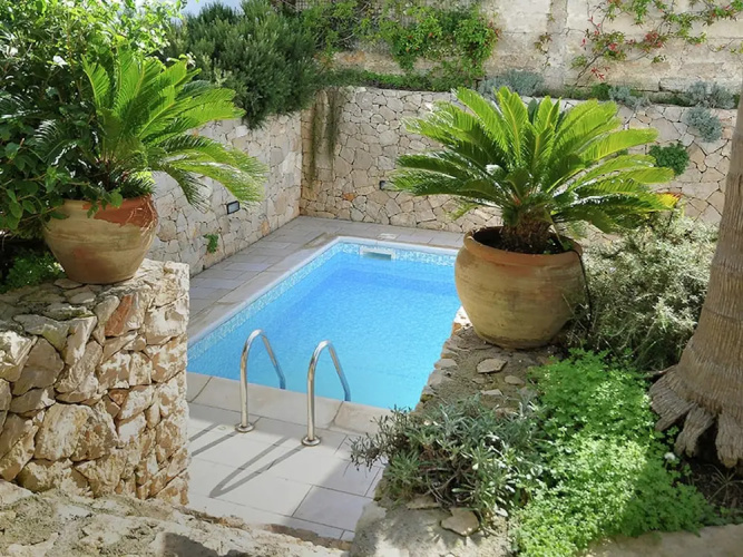 Apartment in Salento With Sea View & Pool